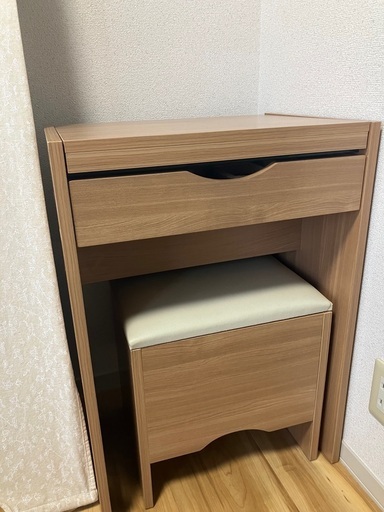 【成約済】 ドレッサー　ナチュラル　椅子付き　コンセントあり