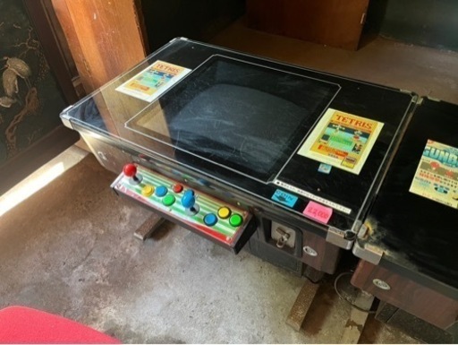 アーケードゲームの筐体（ジャンク）