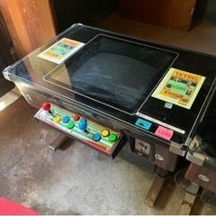 アーケードゲームの筐体（ジャンク）