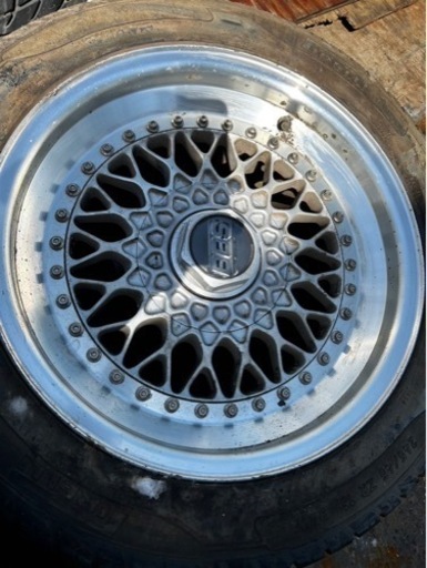 車のパーツ タイヤ、ホイール