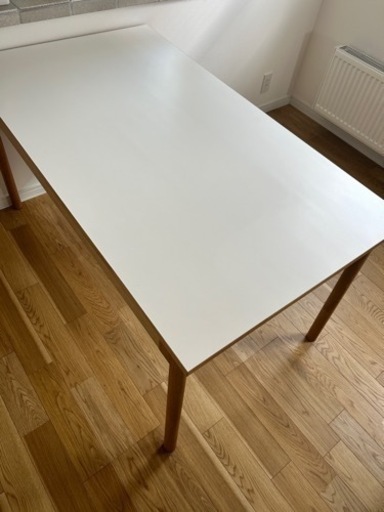 IDEE ダイニングテーブル - STILT TABLE 1400 White