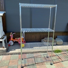 決定　
メタルラック