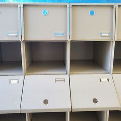 ちゅーん　KOKUYO シューズボックス　SX-D44F1 コクヨ KOKUYO シューズボックス SXシリーズ 4列4段16人用 扉