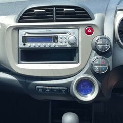 車検2年付き　自社ローン 　H22年式　（ホンダ　フィットHV　GP1）36.8万円　（11388）の画像