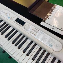 【愛品倶楽部柏店】CASIO 電子キーボード スタンド付き 2021年モデル LK-520の画像