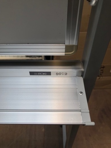 ⭐︎中古品　イトーキ　両面脚付きホワイトボード　　1350×630×1850mm  事務用品⭐︎