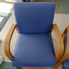 OKAMURA製のテーブル・イス2脚