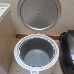 中古保温ジャー(横30cm、高さ20cm)の画像
