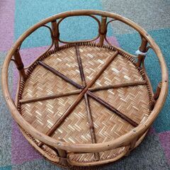 アジアンテイストローテーブルの画像