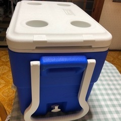 　価格下げました、美品 コールマン38Lクーラーボックスの画像