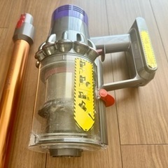 DysonCycloneV10Fluffy ニッケル/アイアン/コッパー SV12FF [サイクロン式 /コードレス]
の画像