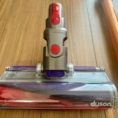 DysonCycloneV10Fluffy ニッケル/アイアン/コッパー SV12FF [サイクロン式 /コードレス]
の画像