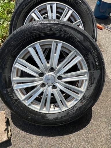 ホイール付きタイヤ　　215/60/r16