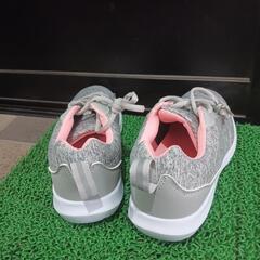 【新品未使用】ランニングシューズ トレーニングシューズの画像