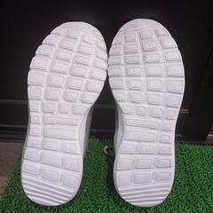 【新品未使用】ランニングシューズ トレーニングシューズの画像