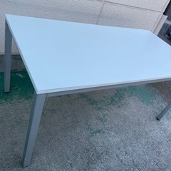 ミーティングテーブル家具 オフィス用家具 机の画像