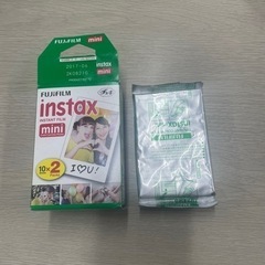 インスタントカメラ　チェキの画像