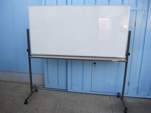 脚付両面ホワイトボード　W1900　片面線あり