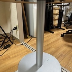 丸テーブルの画像