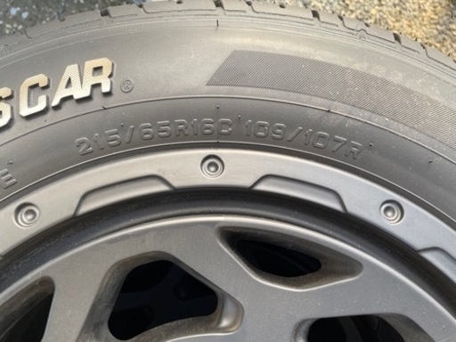 車のパーツ タイヤ、ホイール