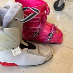 【打合せ中】スキー靴　ROSSIGNOL（ピンク）の画像