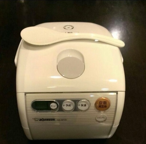 お買い得！炊飯器 ☆ZOJIRUSHI☆ NS-NF05