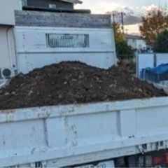残土引取り3t や砕石敷等の画像
