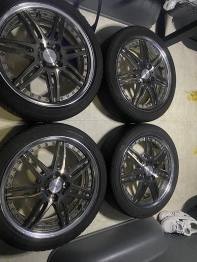 車のパーツ タイヤ、ホイール