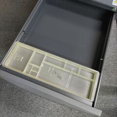サイドキャビネット（鍵付）ITOKIの画像