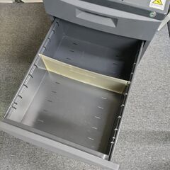 サイドキャビネット（鍵付）ITOKIの画像