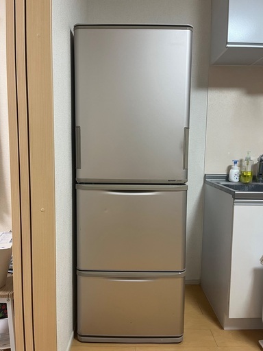 キッチン家電　冷蔵庫　SHARPのSJ-WA35X
