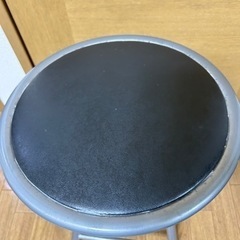 折り畳みスツールの画像