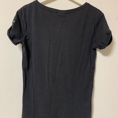 【Reebok】ブラック　Vネック　Tシャツの画像