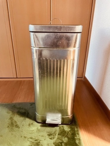 ダストボックス