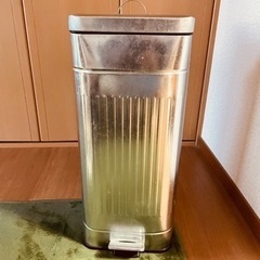 ダストボックス