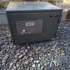 金庫       受け渡し者決まりました。