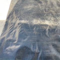 除草シート 200cm幅 長さ14m80cm 破れあり。の画像