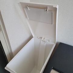 【美品】45㍑ゴミ箱 早い者勝ちの画像