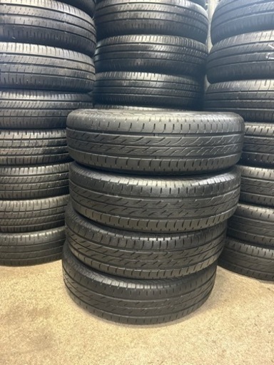 車のパーツ タイヤ、ホイール