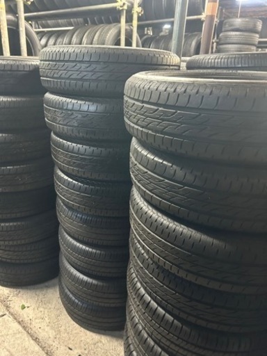 車のパーツ タイヤ、ホイール