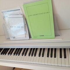 電子ピアノ　カシオ　PX770　ホワイト　21年製の画像