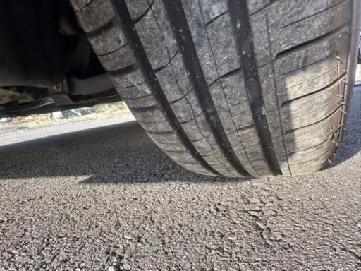 車のパーツ タイヤ、ホイール