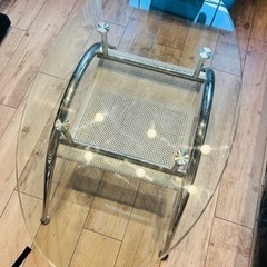 ガラステーブルの画像