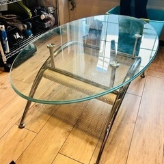 ガラステーブルの画像