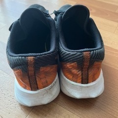 ⚠️本日限り✅【asics】スニーカー27.5㎝の画像
