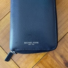 Michaelkors マイケルコース　メンズ長財布　ネイビー
の画像