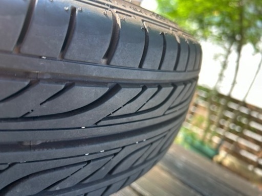 車のパーツ タイヤ、ホイール