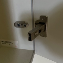 外れてしまったスライド蝶番を直していただける方