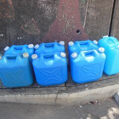No,388　　【8/21　お値下げしました✨】灯油用ポリタンク...