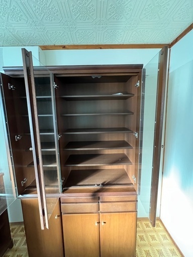 すぐに渡せます。食器棚